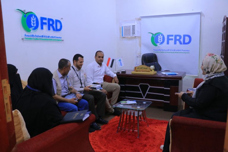 منسقا كتلة التعليم والمأوى بمحور مارب يزوران مؤسسة ائتلاف الإغاثة الإنسانية والتنموية  